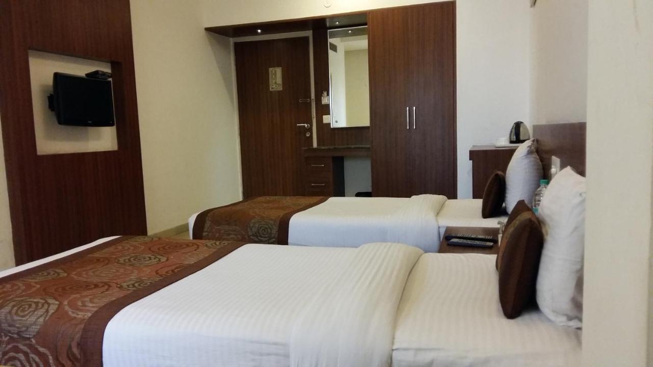 Hotel Le Castle Rudrapur Εξωτερικό φωτογραφία
