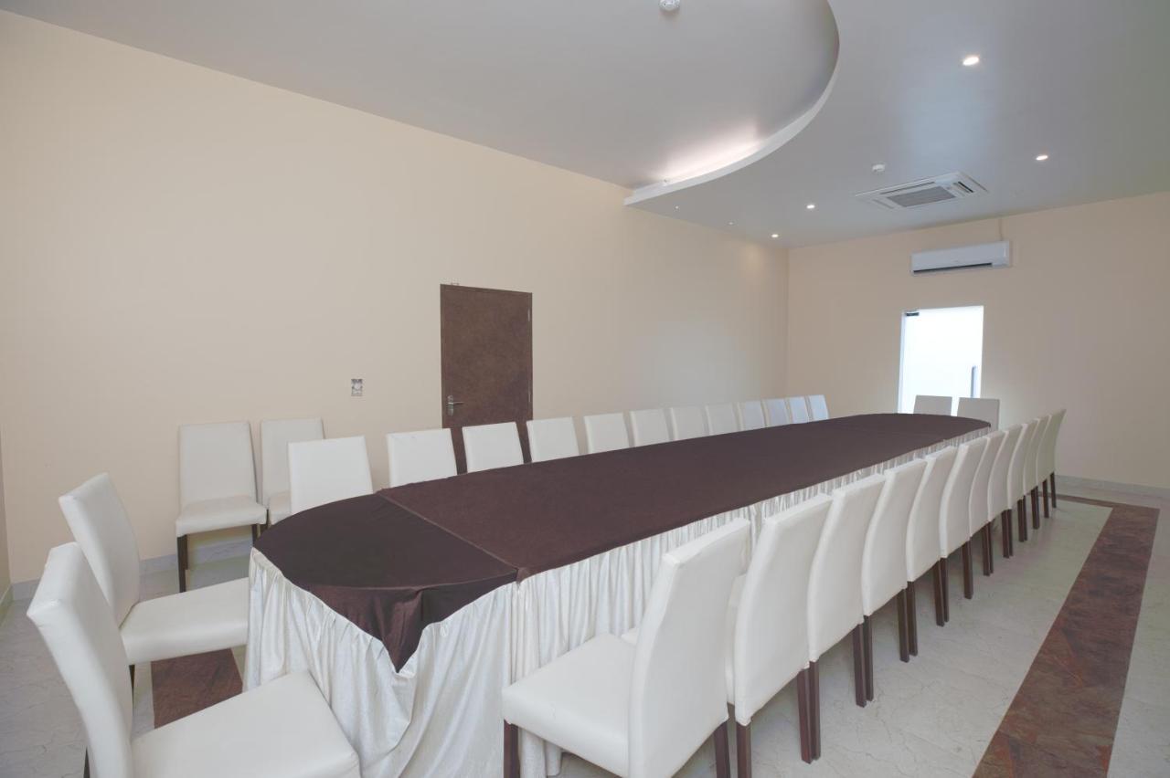 Hotel Le Castle Rudrapur Εξωτερικό φωτογραφία