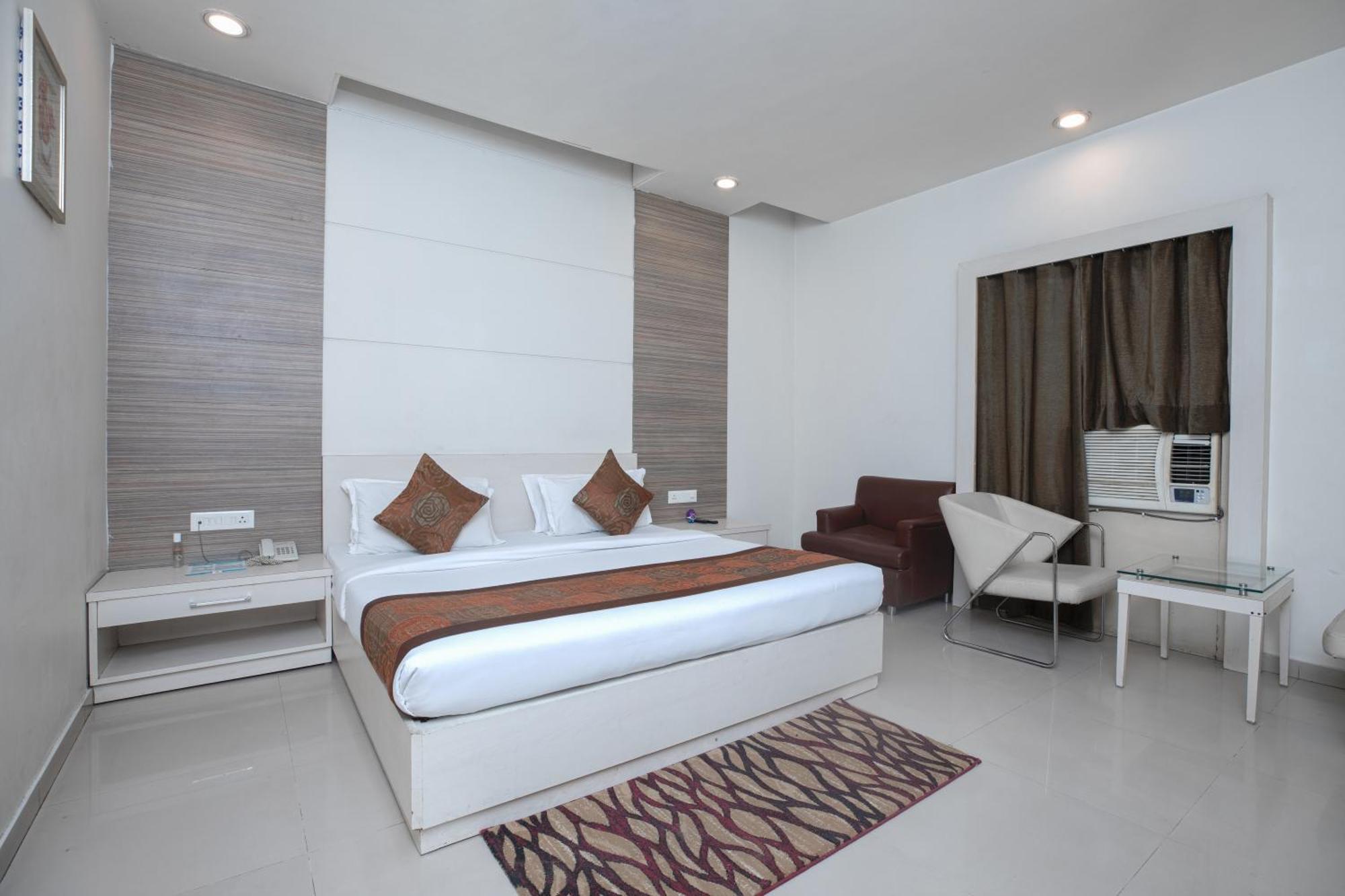 Hotel Le Castle Rudrapur Εξωτερικό φωτογραφία