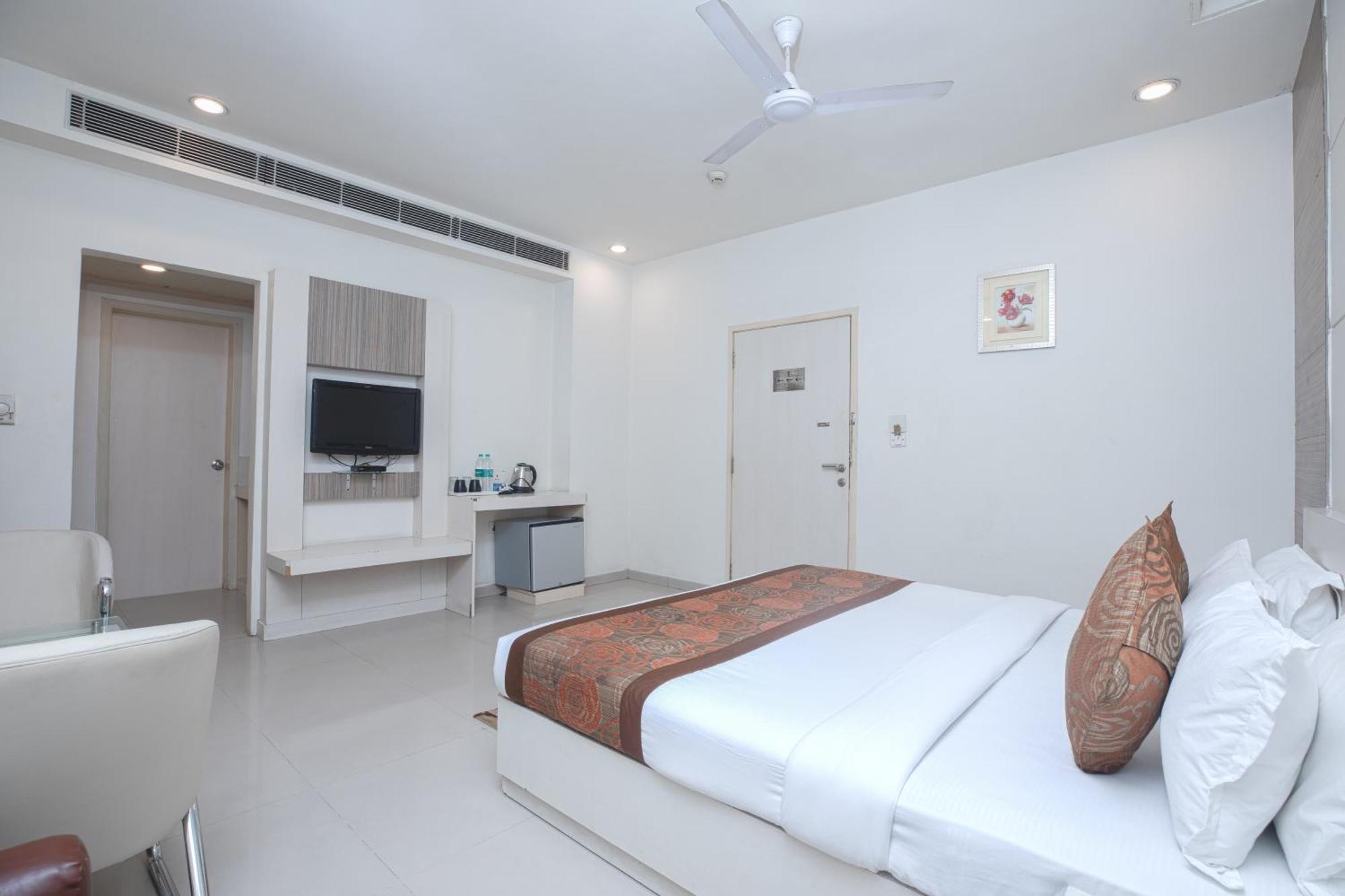 Hotel Le Castle Rudrapur Εξωτερικό φωτογραφία