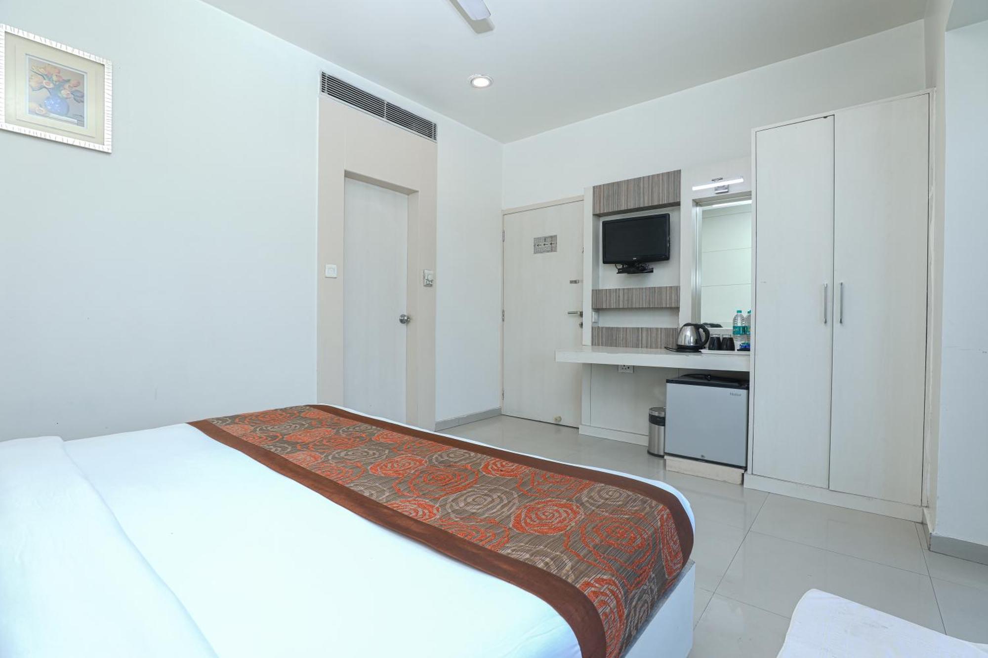 Hotel Le Castle Rudrapur Εξωτερικό φωτογραφία